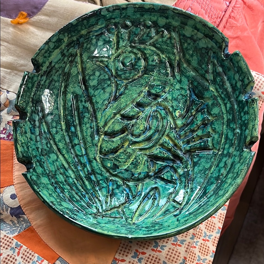 Emerald Green Ceramic Art Bowl with Nature-Inspired Relief